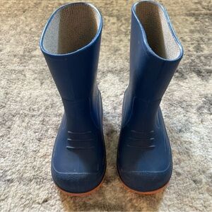 5/$20 Rain boots